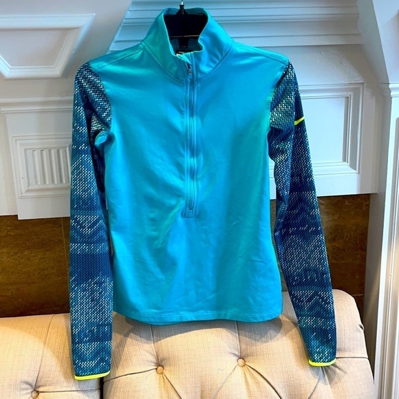 Nike Tops - Nike Dri-Fit 1/2 Half Zip Pullover Top